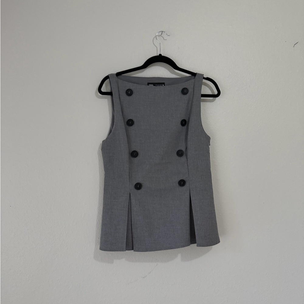 Gray Sleeveless Buttoned Top